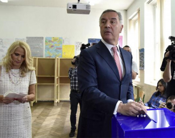 Đukanović vodi na izborima 53,7%