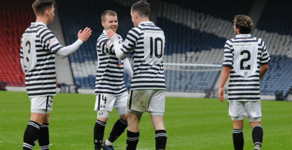 Maleni klub, džinovski stadion i...