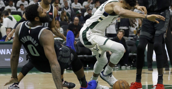 Да, плеј-оф је: Драмонд насрнуо на Адетокунба!