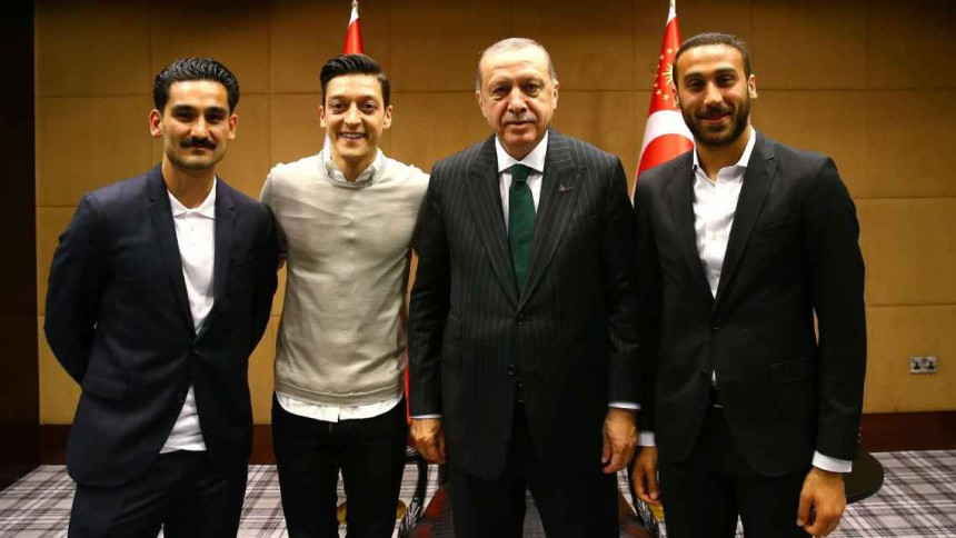 Ezil i Gindoan razbesnjeli Nijemce zbog Erdoana!