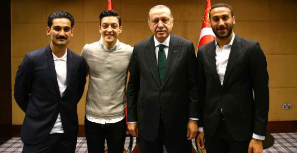 Ezil i Gindoan razbesnjeli Nijemce zbog Erdoana!