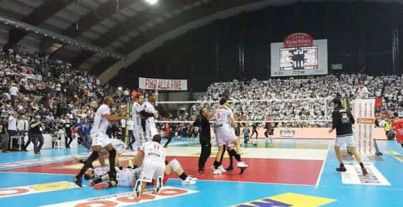 Čudo nad čudima: Srušena je tradicija!