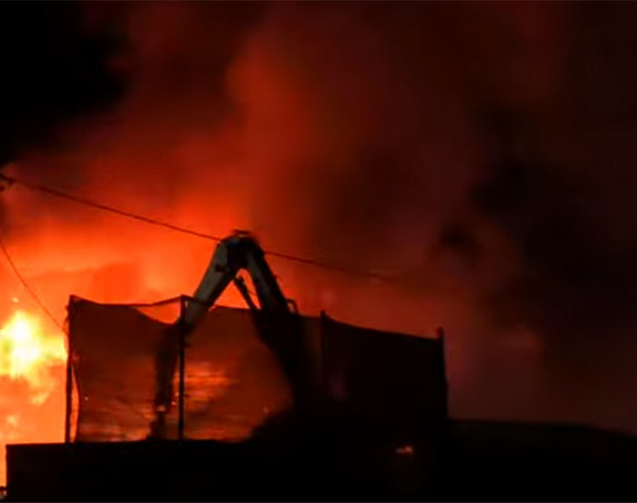 Велики пожар избио у Зеници