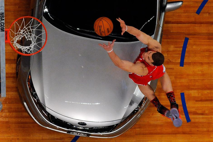 Video - NBA: Grifin je htio da preskoči kabriolet, ali sponzori...