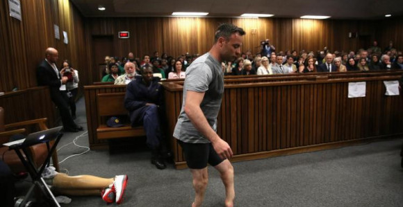Video: Pistorijus u suzama, bez proteza u sudnici!