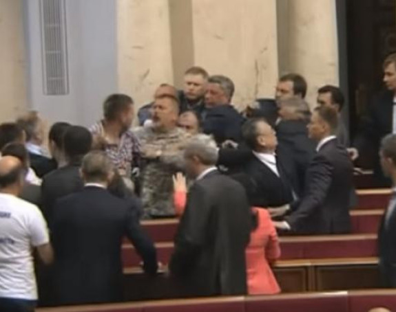 Ponovo pesničenje u Parlamentu Ukrajine