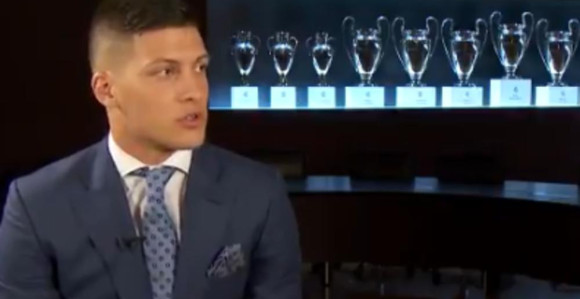 Први интервју на српском језику