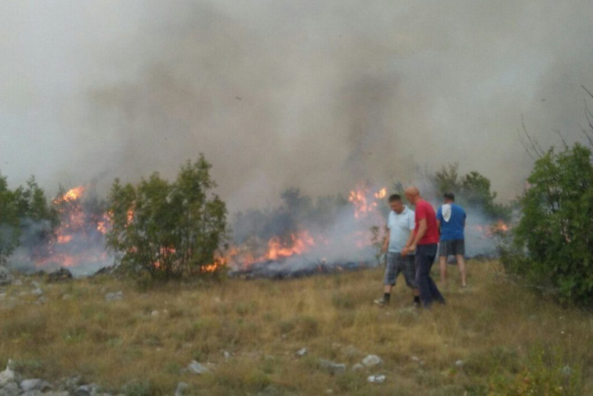 Alarm: Vatrogasci mole za pomoć