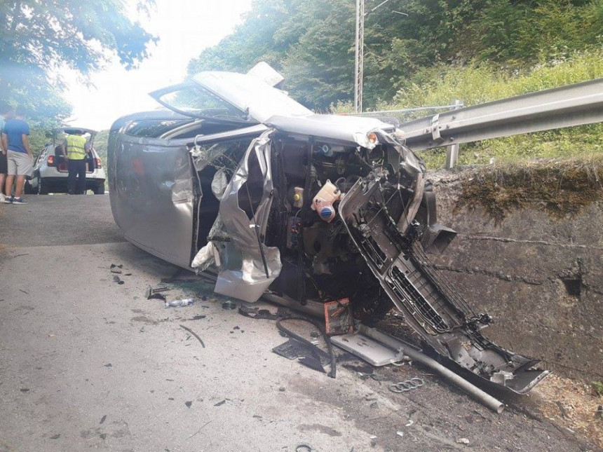 Tri osobe teško povrijeđene