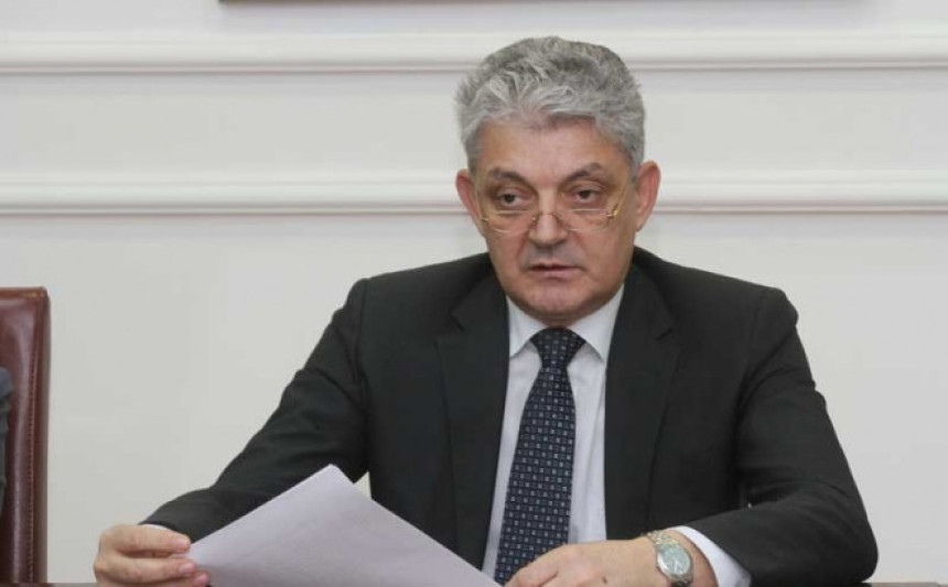 Htio da uruši odnos SNSD i DNS?
