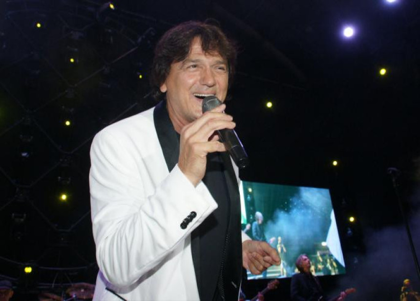 Čola zbog pošte napustio muziku 