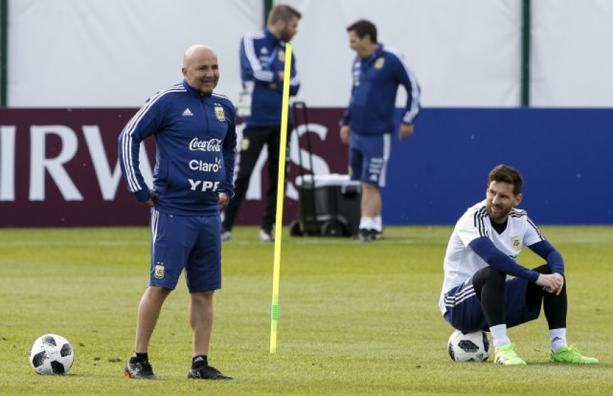 Ko je bio glavni na SP - Mesi ili Sampaoli?!