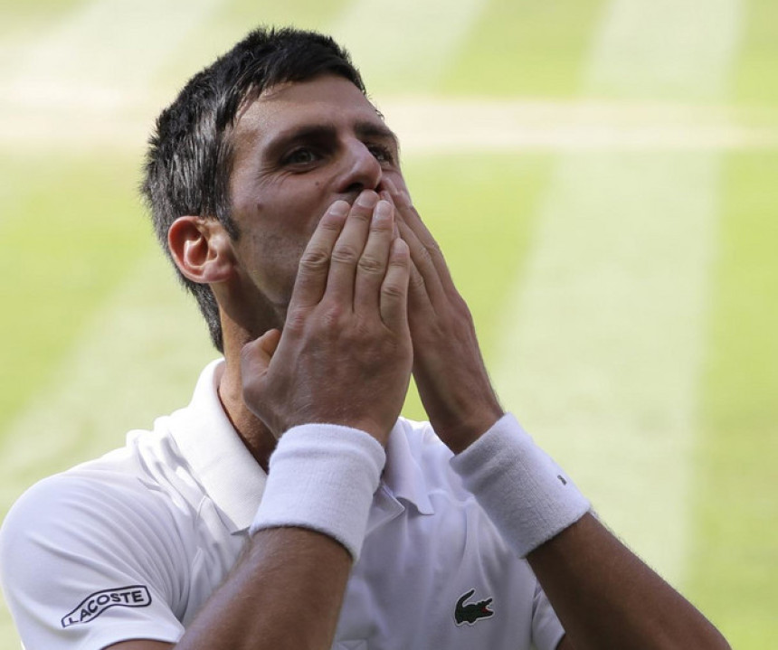 Nole u suzama: Volim te, sine...