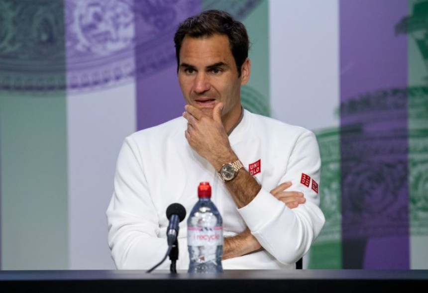 Federer na konferenciji: Boli...!