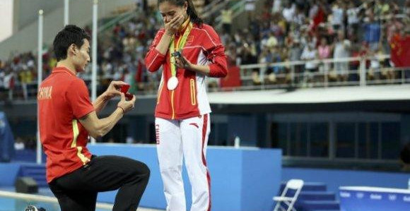 Zaprosio olimpijku na dodjeli medalje