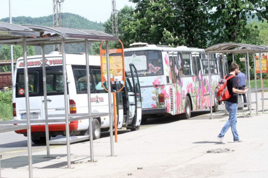 Autobus zamalo završio u Vrbasu