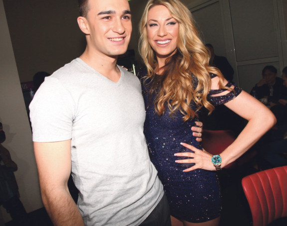 Kolege Harisu: Ostavi Radu!