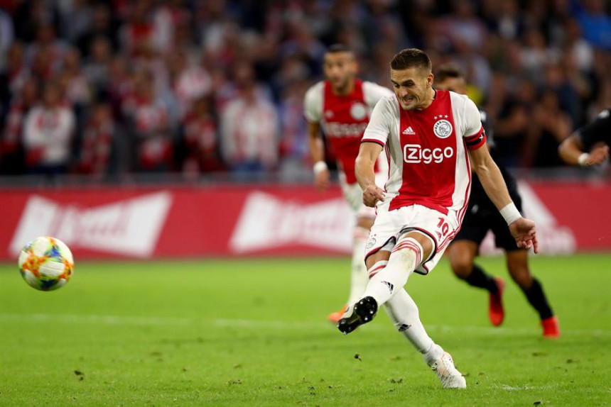 "Dušan Tadić vodi Ajaks - na terenu i van njega!"