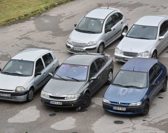 Zahtijevaju uvoz novih automobila, a vozimo krševe  