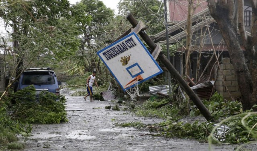 Tajfun "Mangkut" se ne smiruje