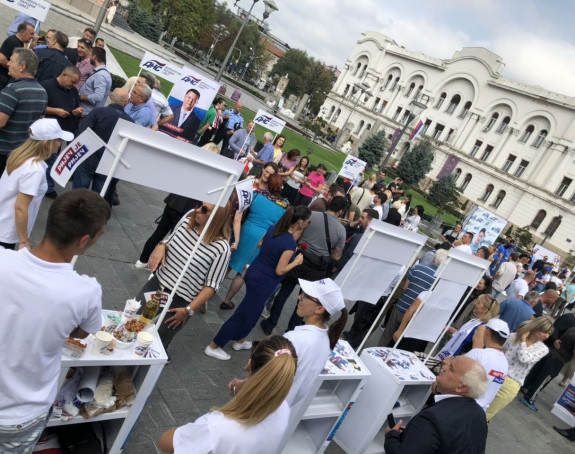 Kandidati DNS-a sa građanima