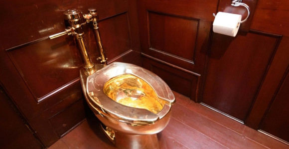 Ukradena zlatna wc šolja vrijedna 5 miliona dolara