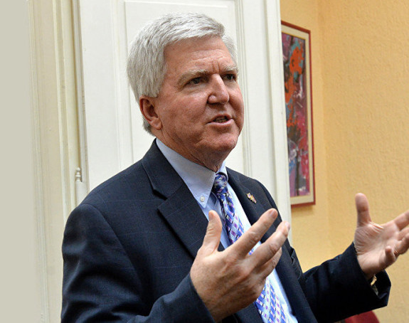 Skot: Kosovo da ukine takse i nastavi dijalog