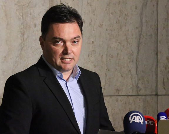 Ljut na opoziciju jer hoće referendum?!