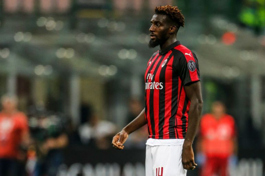 Milan digao ruke od Bakajoka!
