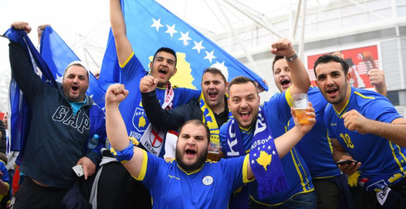 Video: "Vokri" zviždi i skandira "UČK" Crnogorcima!