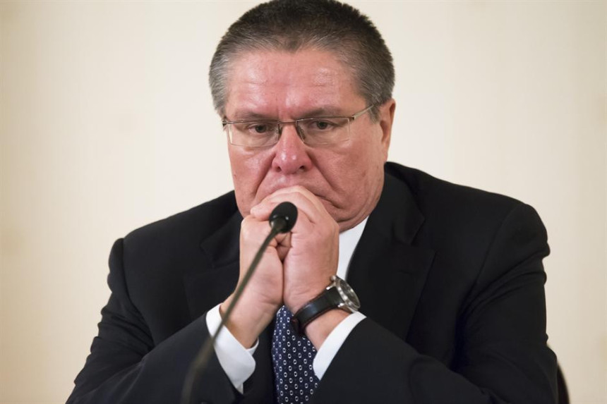 Скандал дрма Кремљ, ухапшен министар!