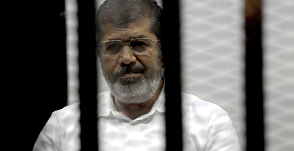 Поништена смртна пресуда Морсију