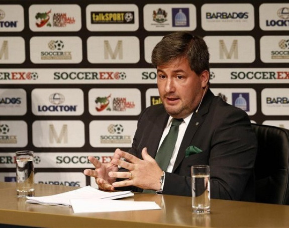 Video: Predsjednik Sportinga pljunuo kolegu! Posred lica...!