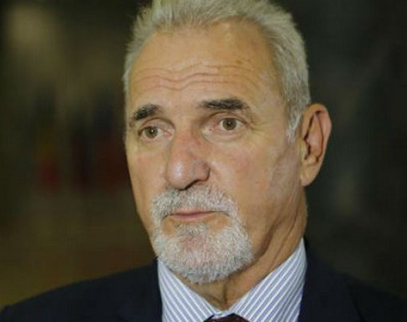 Politika ping-pong sa građanima