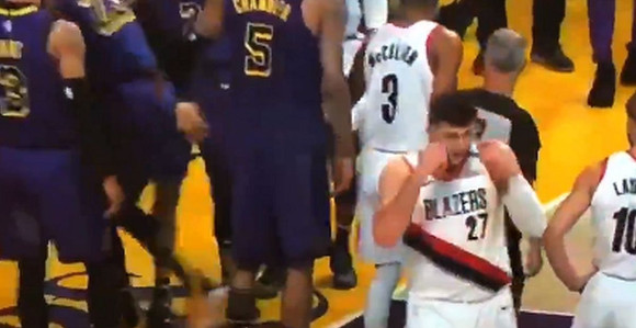Video: Nurkić se ''narugao'' Lebronu da je plačljivko!