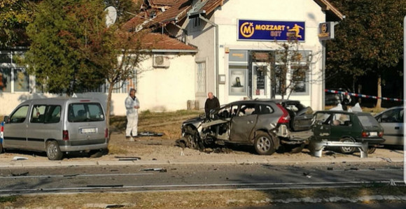 Od ekspolozije izgorio automobil