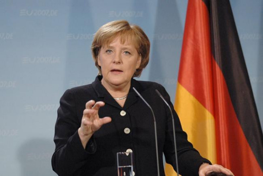 Da li je Merkel marioneta SAD-a?