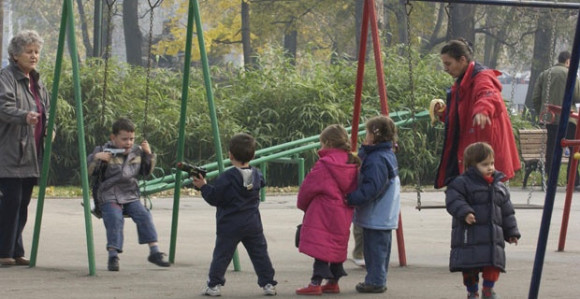 Majke moraju svake godine da dokazuju da imaju treće dijete