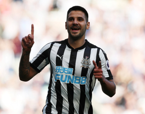 Mitrović oblači crveno-bijeli dres?!