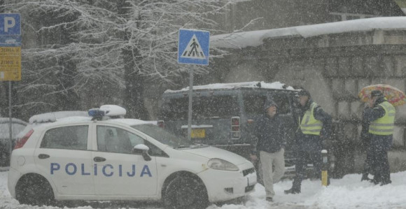 Beograd: Autom oborio semafor