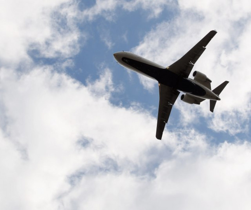 Putnici u Sidneju evakuisani iz aviona FOTO