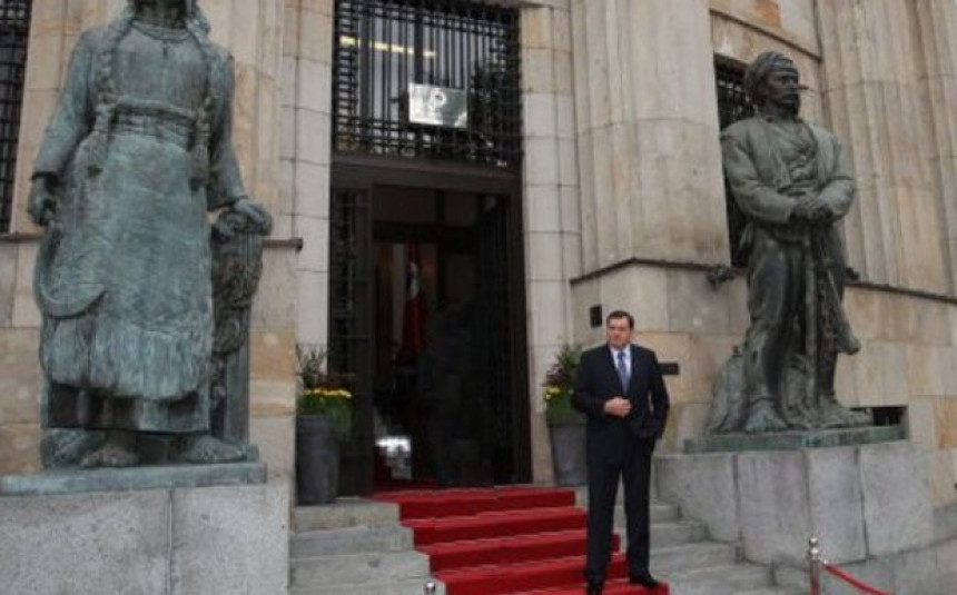 Ima se može se: Raskoš u kabinetu Milorada Dodika