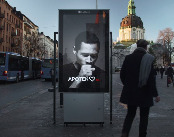 Bilbord u Stokholmu kašlje ako se pored njega puše cigarete