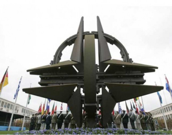 NATO o vozu: Pratimo situaciju