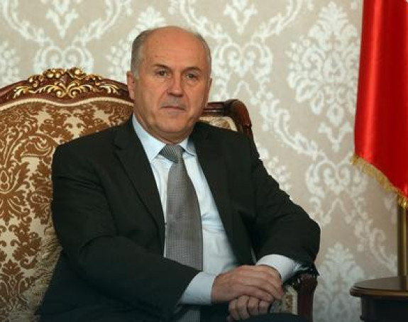 "Нећу се извињавати Додику и Иванићу, морају да сарађују"