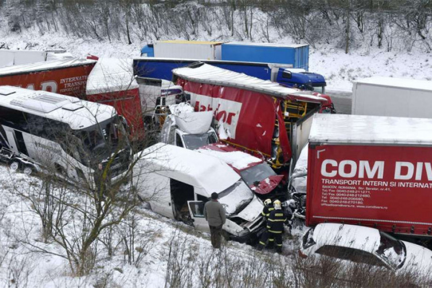 Snijeg u Češkoj: Stotinu nesreća