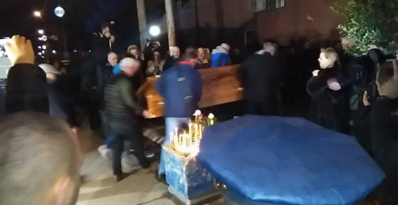 Tijelo Ivanovića unijeli u stranku