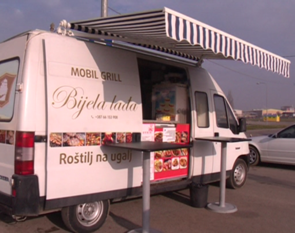 “Бијела лађа” помаже гладнима