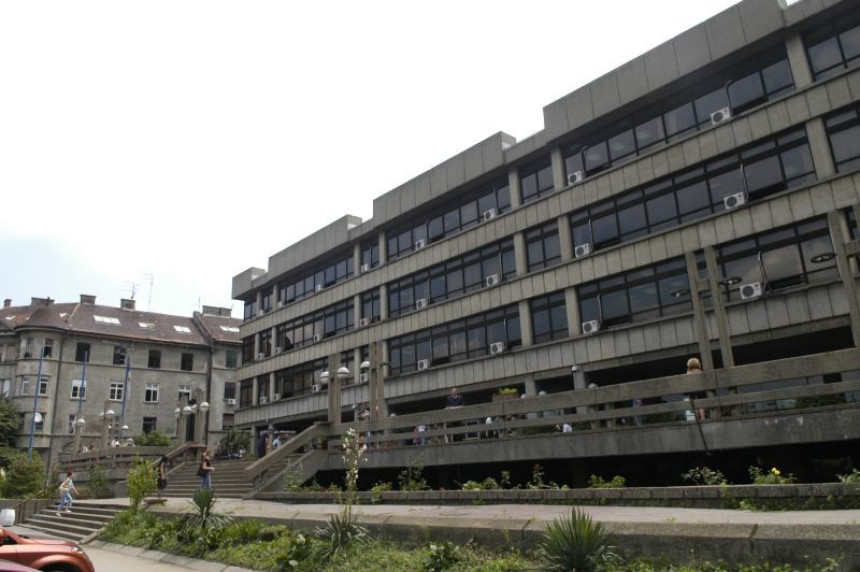 Pao radnik sa Palate pravde