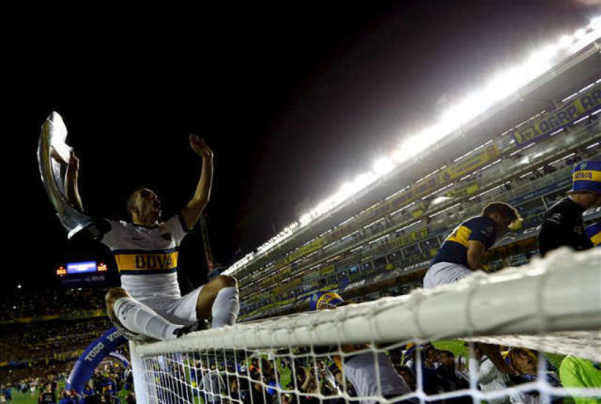 Није све у новцу, има нешто и у љубави! Браво, Карлито!